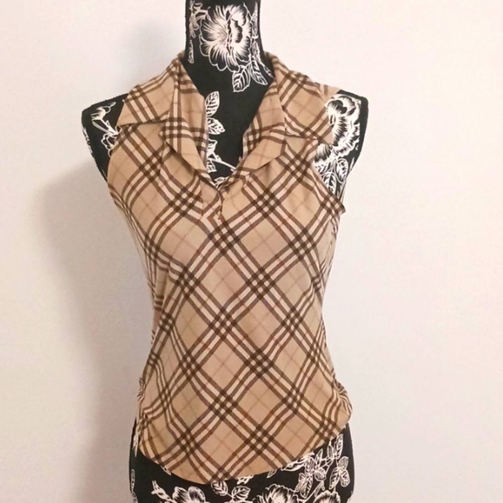 Collared plaid sleeveless blouse